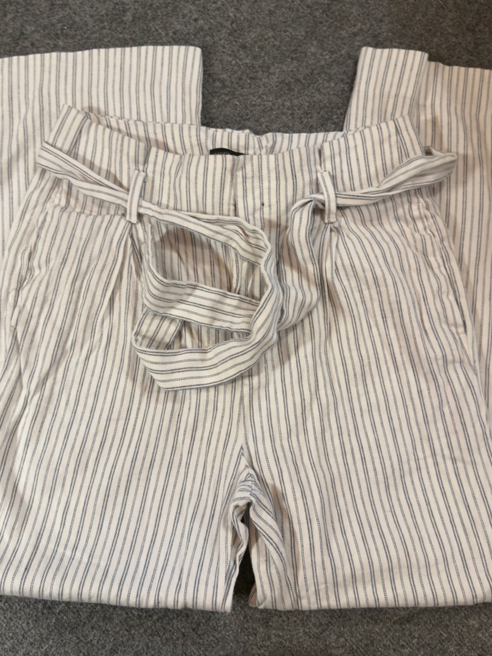 Banana Republic Navy and White Striped Wide Length High Rise Paperbag Pant Sz 10